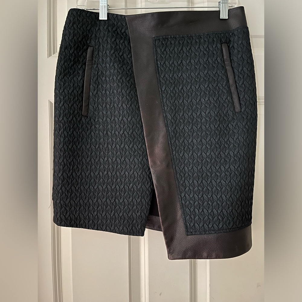 Women’s Helmut Lang Angled Peak asymmetrical Jacquard Leather Skirt  size 4